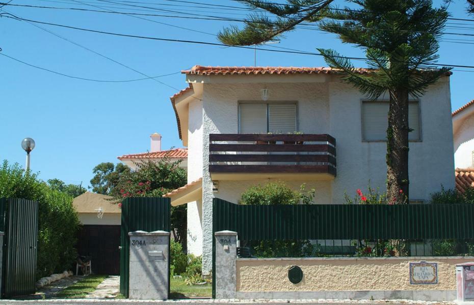 Traditional Villa In S Pedro , Estoril Alapraia Exterior foto